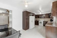 Beautiful  Detached with 3 Bedroom Basement in Brampton - Photo 2