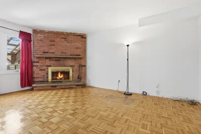 Beautiful  Detached with 3 Bedroom Basement in Brampton - Photo 5