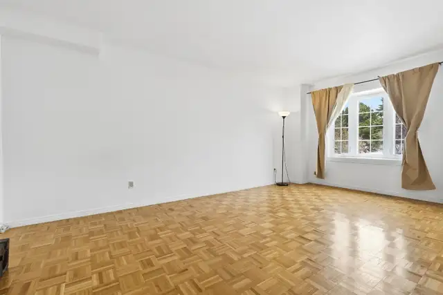 Beautiful  Detached with 3 Bedroom Basement in Brampton - Photo 6