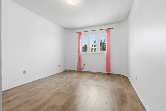 Beautiful  Detached with 3 Bedroom Basement in Brampton - Photo 9