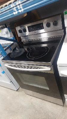 Stove - 30 Samsung - Electric Range - SS - Used.