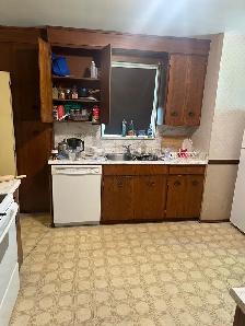 SPACIOUS ROOM FOR RENT IN ETOBICOKE - NEAR LAKESHORE - Photo 3