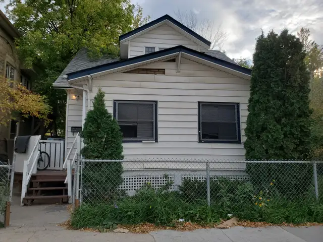 1 bedroom apartment on Selkirk Ave - Photo 9