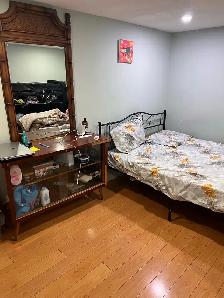 basement room near Sheridan college - Photo 3