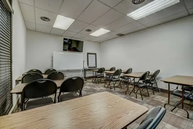 Private Office Space for Rent in Richmond Hill (All-Inclusive) - Photo 4