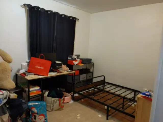 Sheppard & Kennedy, NO parking, coined laundry, near go station - Photo 2