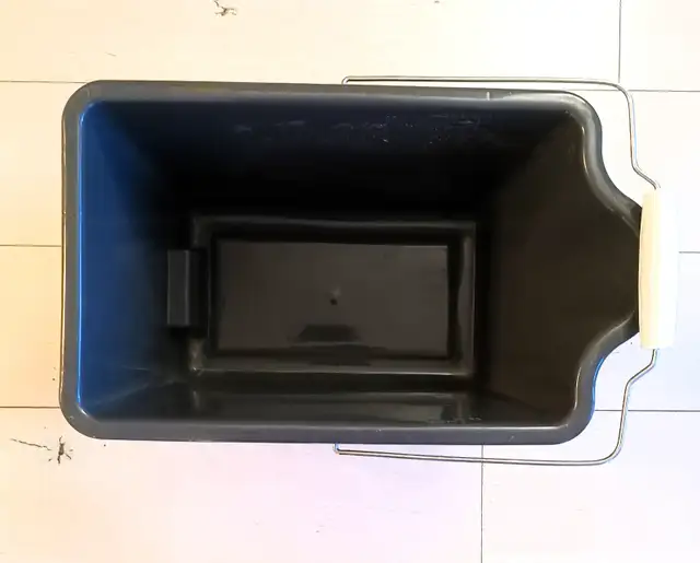 New 14L Plastic Rectangle Pail - Photo 5