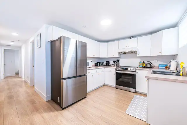 2 private rooms available, shared basement suite, female only - Photo 2