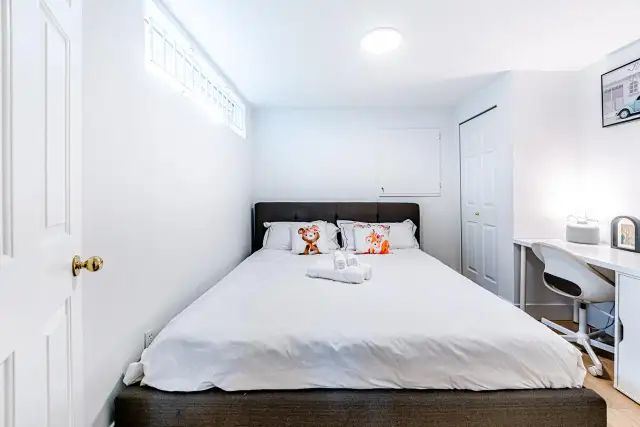 2 private rooms available, shared basement suite, female only - Photo 3