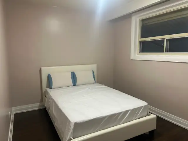 Mainfloor Room available for Rent