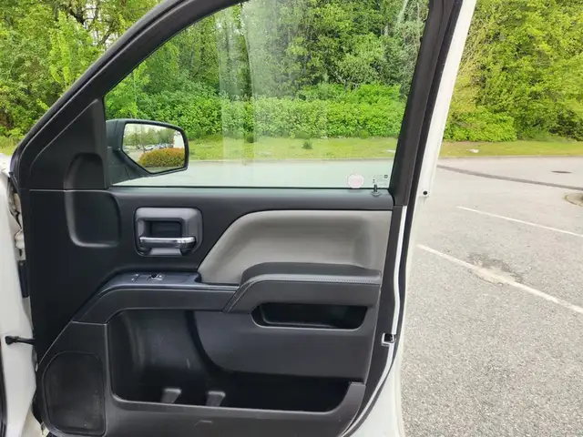 2015 GMC Sierra 2500HD WT - Photo 15