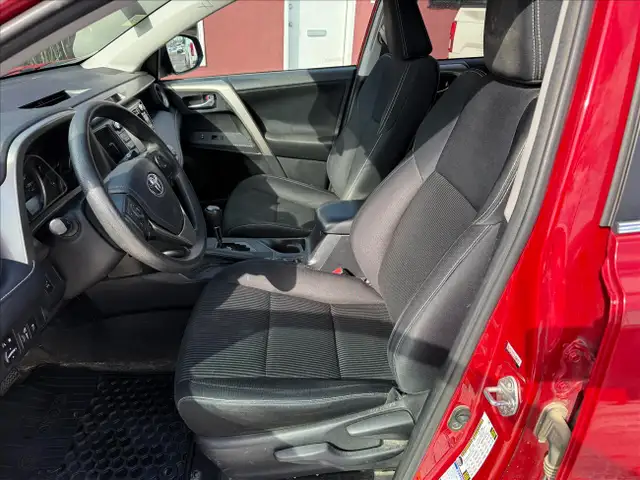 2015 Toyota RAV4 XLE AWD - Photo 7