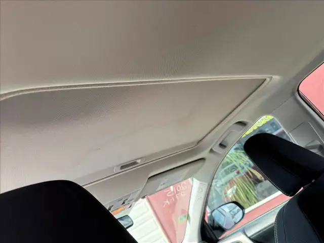 2015 Toyota RAV4 XLE AWD - Photo 9