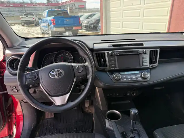 2015 Toyota RAV4 XLE AWD - Photo 10