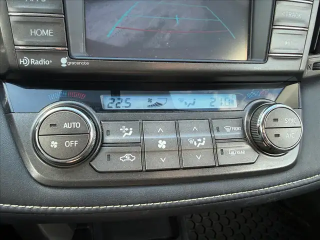 2015 Toyota RAV4 XLE AWD - Photo 13