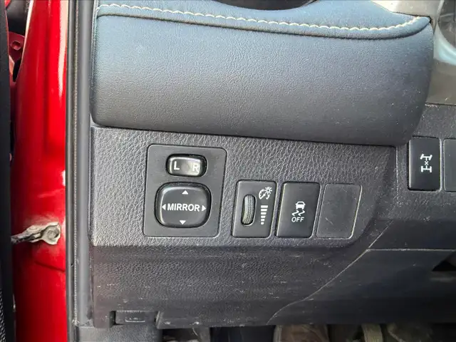 2015 Toyota RAV4 XLE AWD - Photo 18
