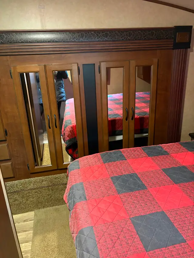 5th Wheel Trailer - Photo 8