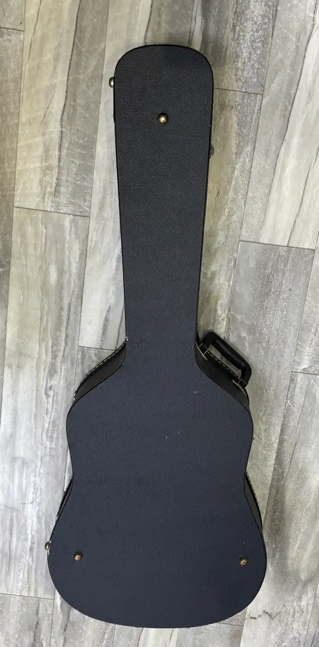 Acoustic Guitar Hard Case - Photo 3