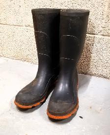 Long Rubber Boots - Photo 3