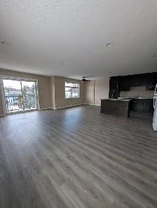 Unfurnished 3 bed, 2 full bath, top floor suite in 4-Plex