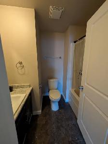 Unfurnished 3 bed, 2 full bath, top floor suite in 4-Plex - Photo 7