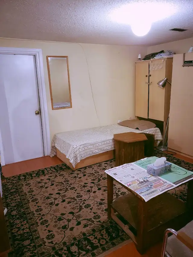 shared room for rent near Humber North - Photo 2