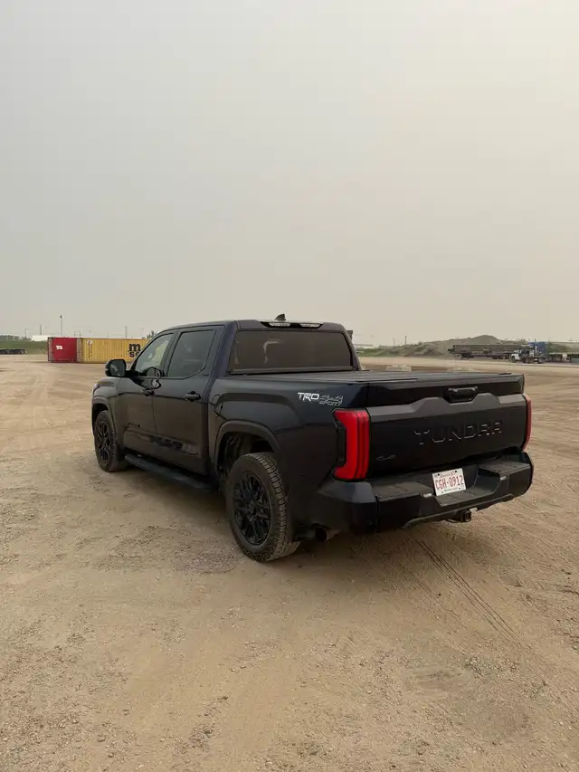 2022 Toyota Tundra SR5 – BRAND NEW ENGINE (May 25) – Leather - Photo 4