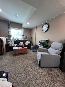 Unfurnished 2 Bed, 1 Bath ground level suite in 4-Plex - Photo 2