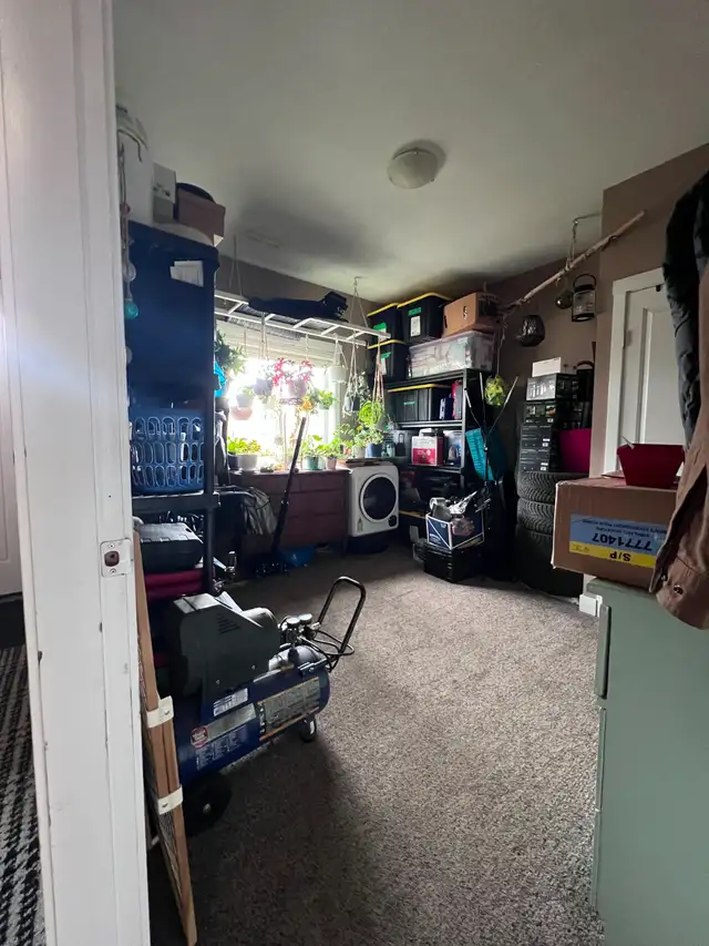 Unfurnished 2 Bed, 1 Bath ground level suite in 4-Plex - Photo 5