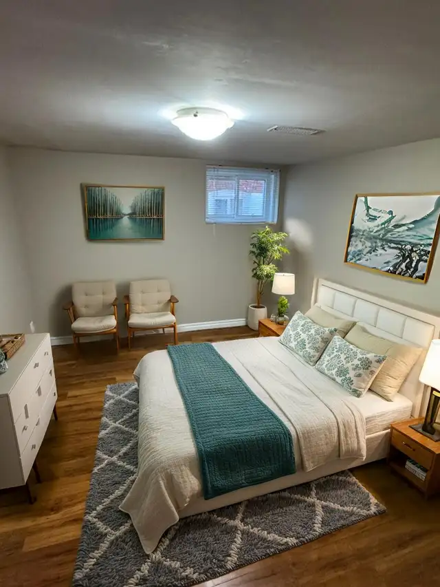 2 BDRM Exposed Brick Open Concept Patio Large Yard Garden Oasis - Photo 4