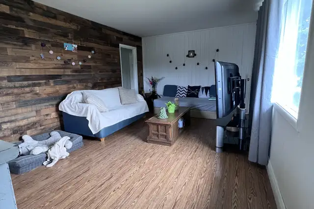 Unfurnished 4 bed, 2 bath house - Photo 4