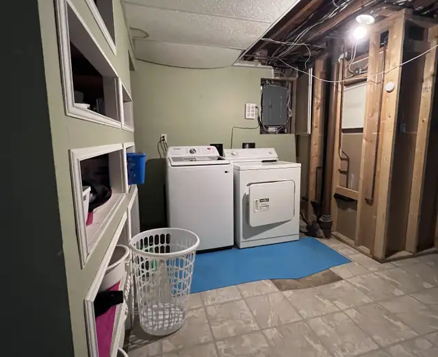 Unfurnished 4 bed, 2 bath house - Photo 11