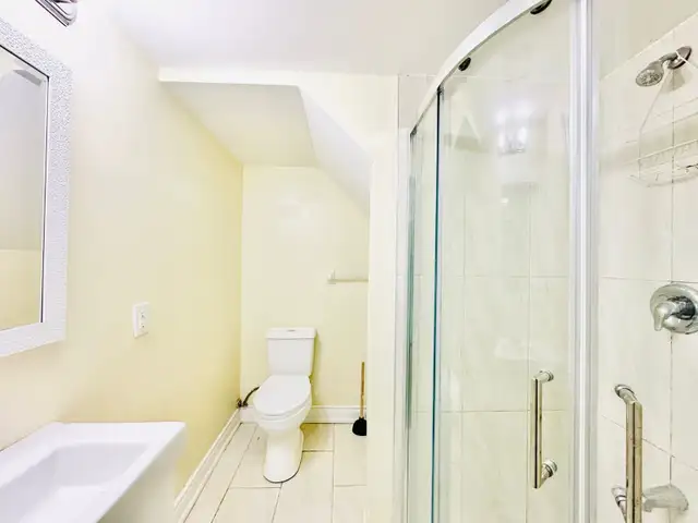 3 bed 2 bath 3 parking - Photo 16