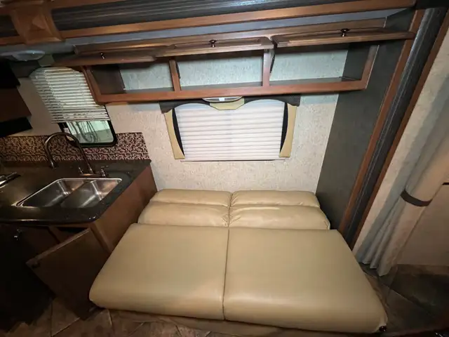 Family Double Bunk Travel Trailer - Photo 8