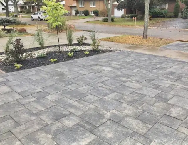 Interlocking installation and repair - Photo 2