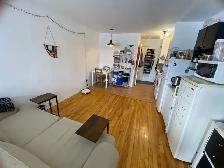 2 1/2 tout inclus, métro Jean-talon , 975$ meublé , 1er Juillet - Photo 2