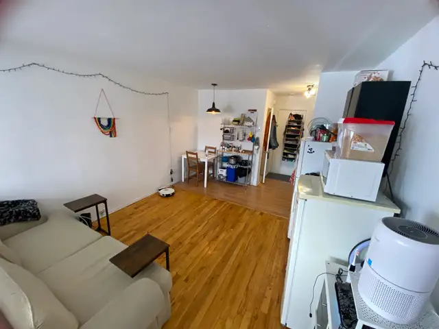 2 1/2 tout inclus, métro Jean-talon , 975$ meublé , 1er Juillet - Photo 3