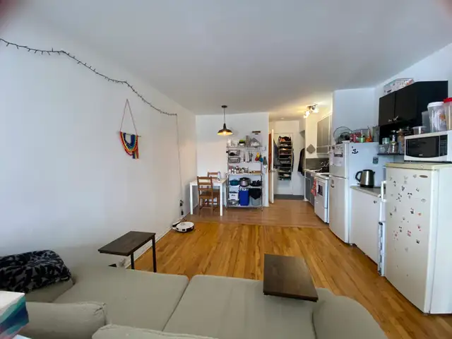 2 1/2 tout inclus, métro Jean-talon , 975$ meublé , 1er Juillet - Photo 7