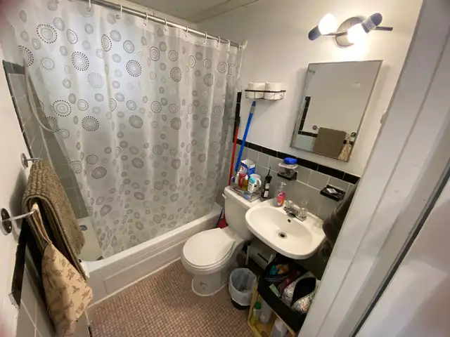 2 1/2 tout inclus, métro Jean-talon , 975$ meublé , 1er Juillet - Photo 10