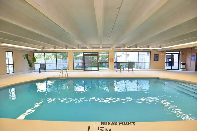 Beautiful 2 bdrm   Den to Rent at Bay Terrace Apartments! - Photo 14