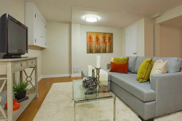 3 BEDROOM   1.5 BATHROOM TOWNHOUSE FOR RENT! - Photo 9