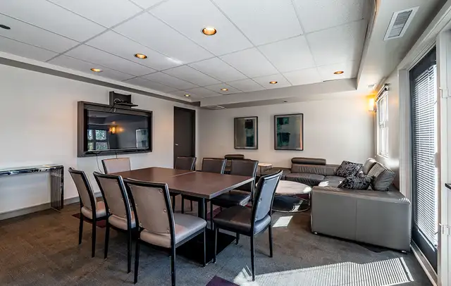 Elegant 1BR Suites in Winnipeg's prestigious Linden Ridge - Photo 9