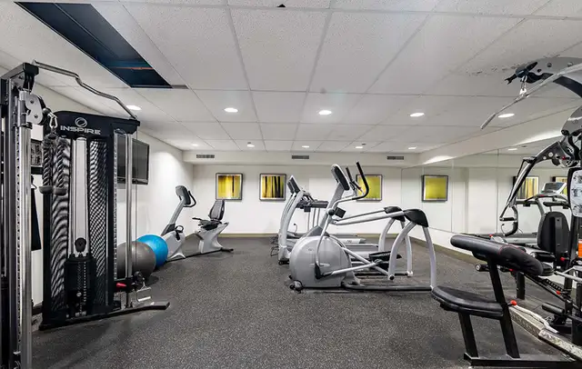 Elegant 1BR Suites in Winnipeg's prestigious Linden Ridge - Photo 10