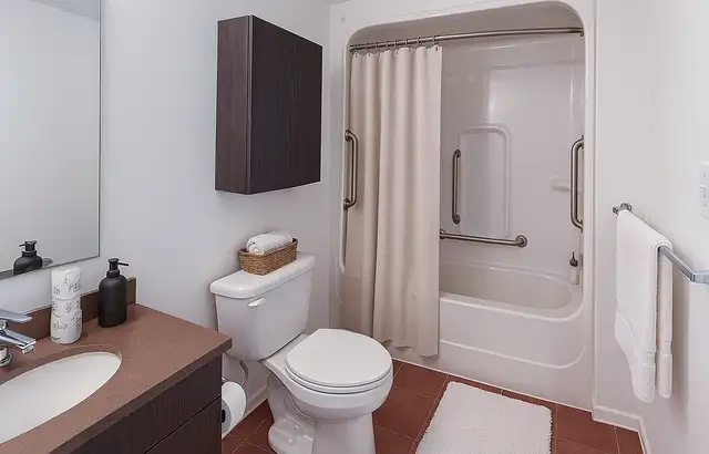 Elegant 1BR Suites in Winnipeg's prestigious Linden Ridge - Photo 17