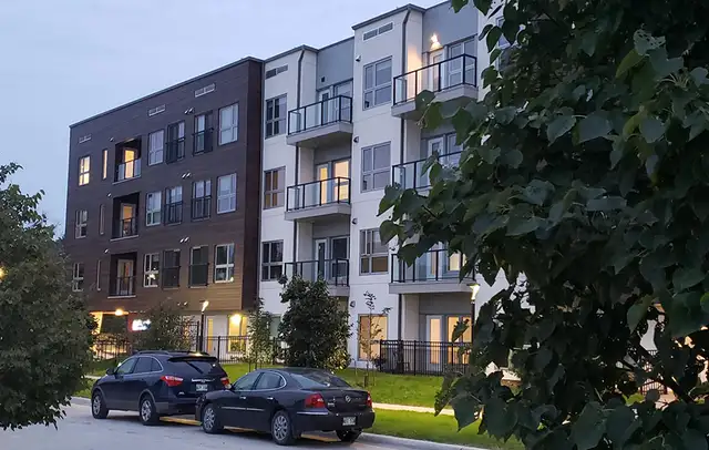 Modern 1 BR with Den in the heart of South Osborne - Stationside - Photo 3