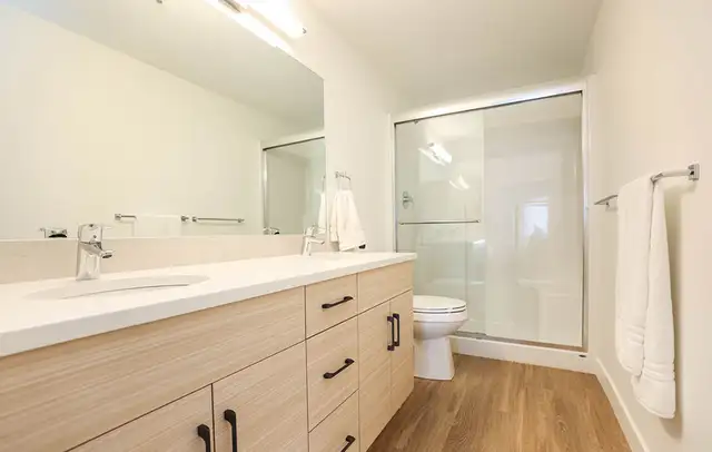 Modern 1 BR with Den in the heart of South Osborne - Stationside - Photo 11