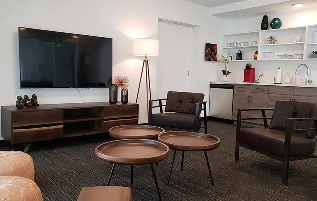 Modern 1 BR with Den in the heart of South Osborne - Stationside - Photo 13