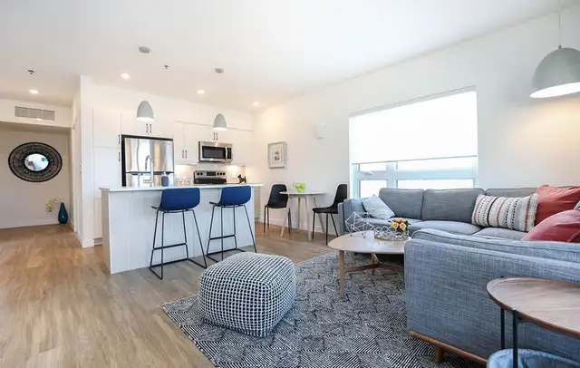 Modern 1 BR with Den in the heart of South Osborne - Stationside - Photo 14