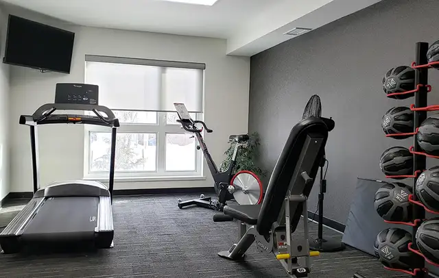 Modern 1 BR with Den in the heart of South Osborne - Stationside - Photo 16