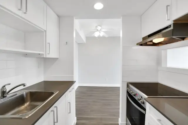 James Bay Square - 1 Bedroom available at 425 Simcoe Street, Vic - Photo 11